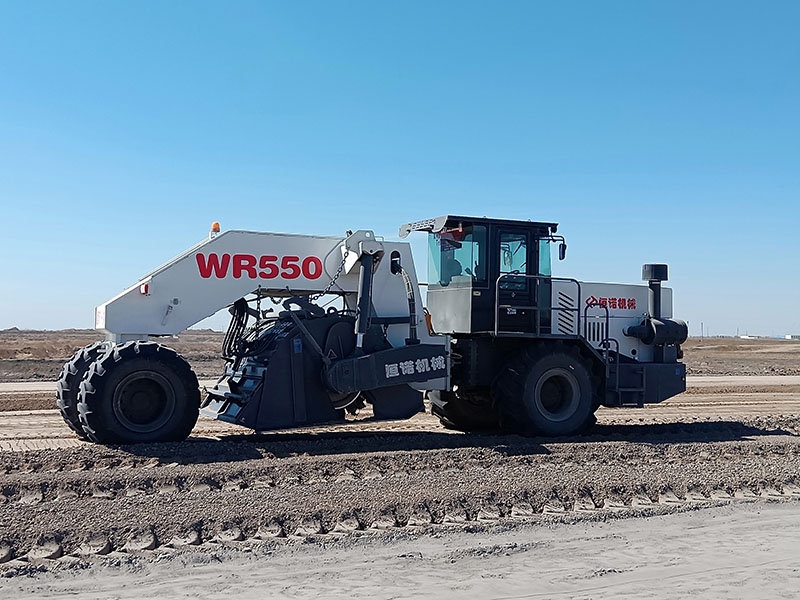 （中国）科技公司设备在吉林中交三公局松通高速